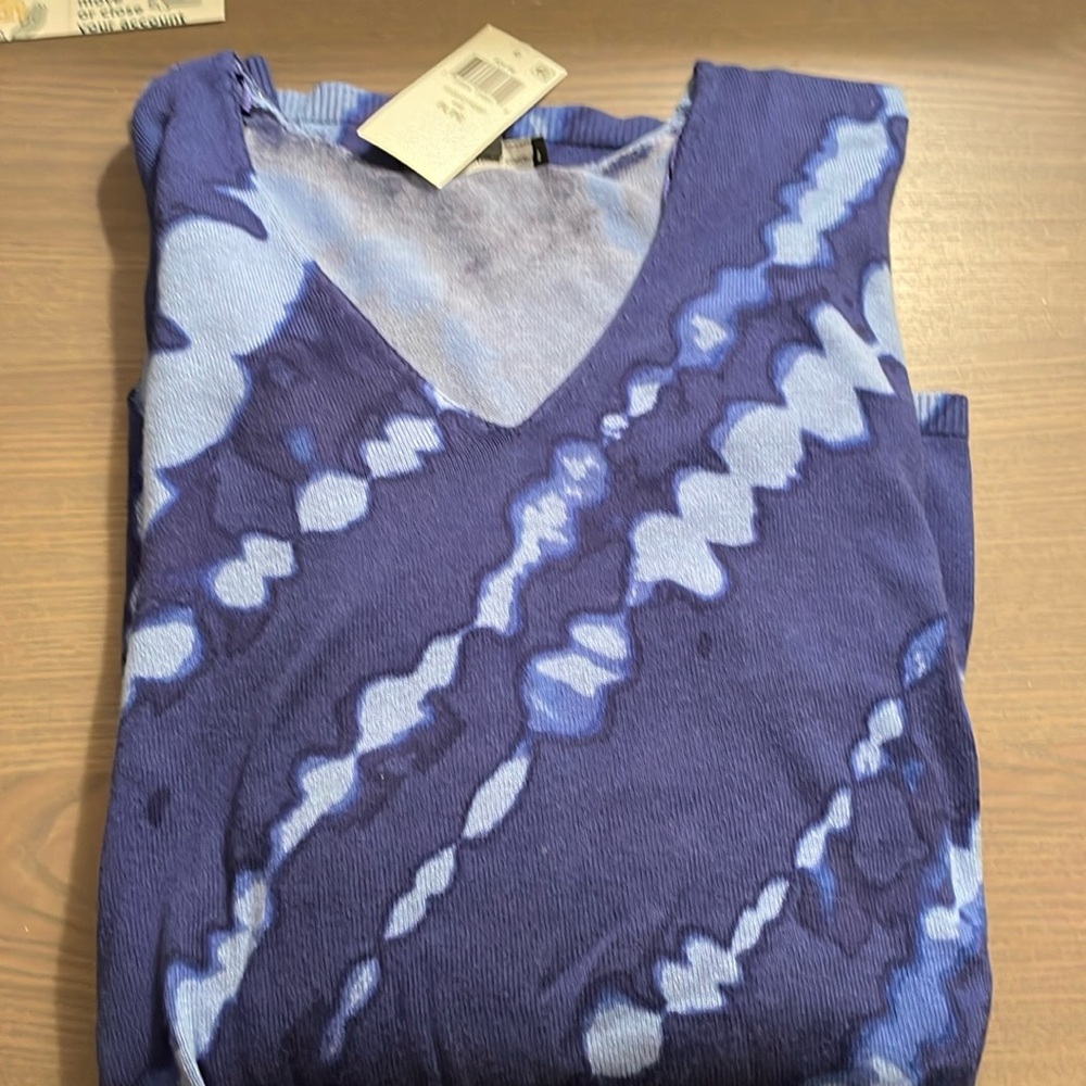 NWT INC v neck women’s sweater.Size petite L. 60%cotton 40% viscose. Very soft